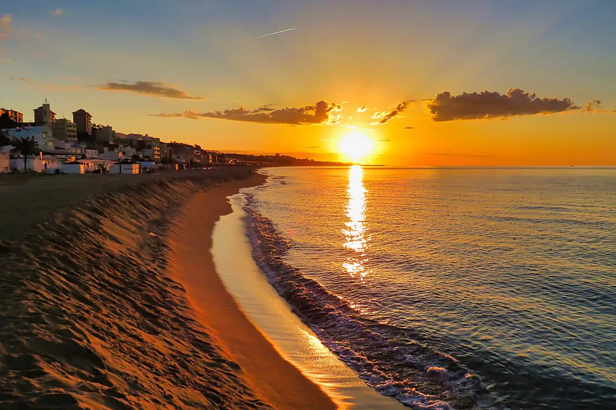 Platja de Montgat a la sortida del sol
